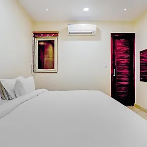 3* Hotel Collection O Aditya Palace Near Leisure Valley Park